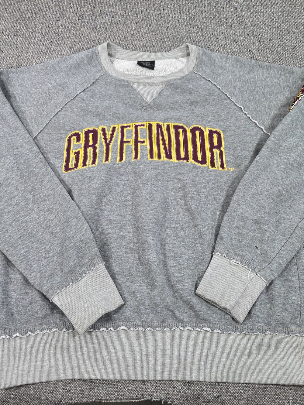Harry Potter Gryffindor Crewneck Sweatshirt Gray Universal Studios Men's L